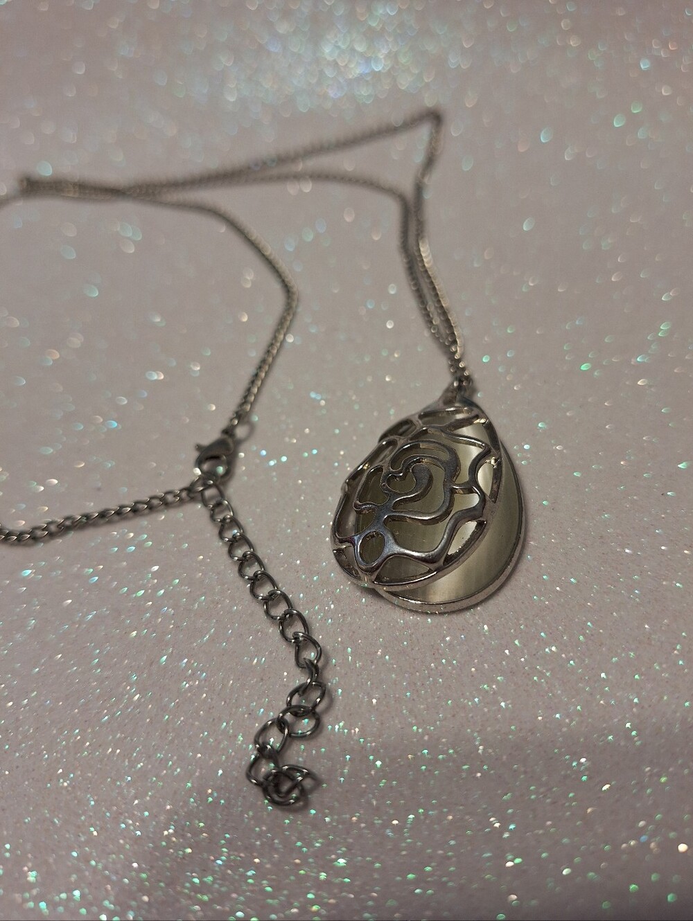 Rose Cat Eye Teardrop Pendant Necklace with Silver Filigree 38"